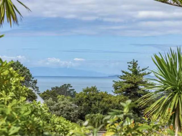 House for sale in Wairau Valley