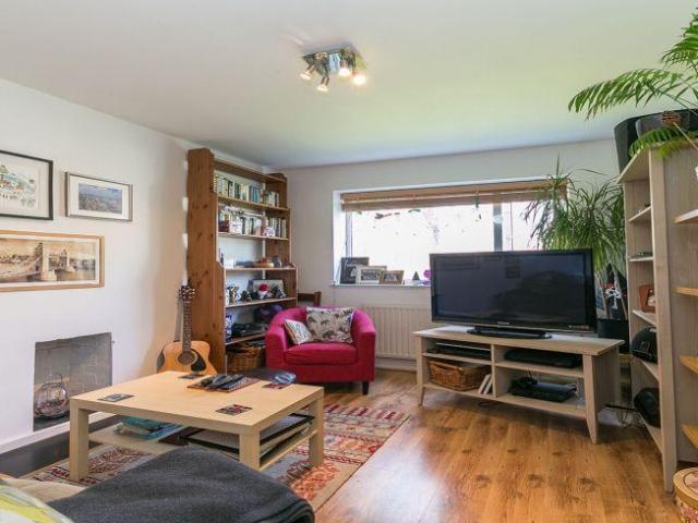 Apartment for rent in Crouch Hall Park, Greater London