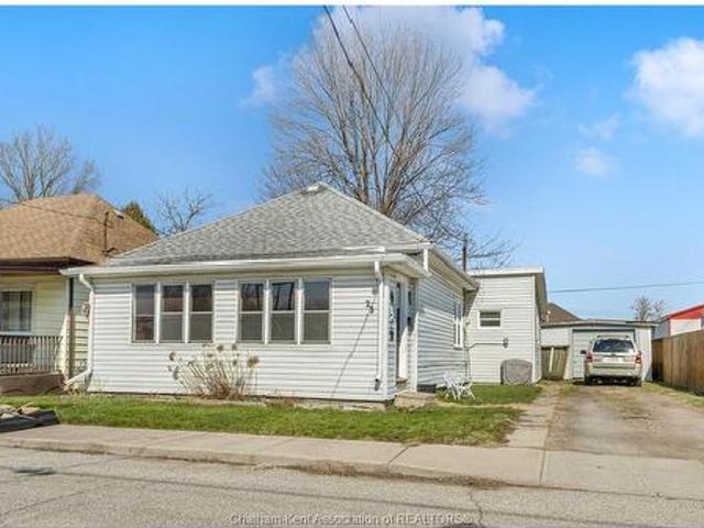 House for sale in Chatham–kent, Ontario