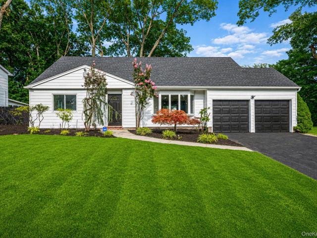 House for sale in Smithtown, New York
