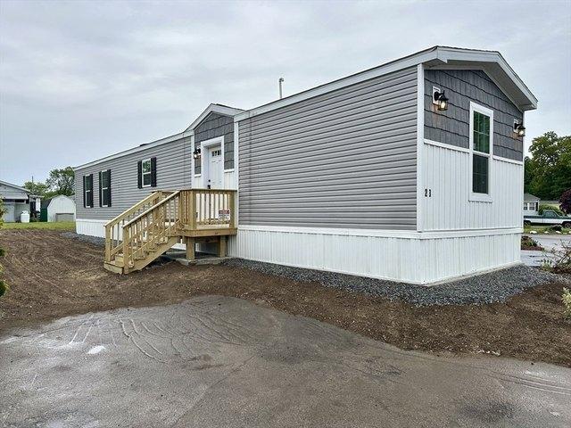 House for sale in Plainville, Massachusetts