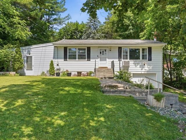 House for sale in Pleasant Valley, New York