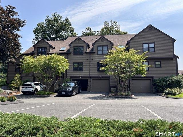 Townhouse for sale in Monroe, Connecticut