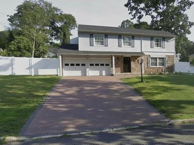 House for sale in Centereach, New York