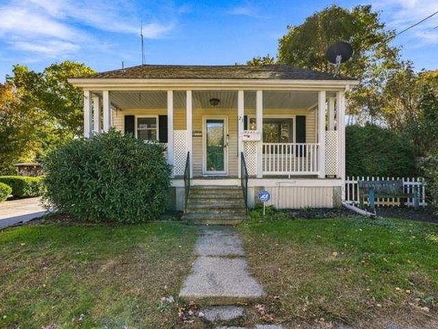 House for sale in Wheelockville, Uxbridge