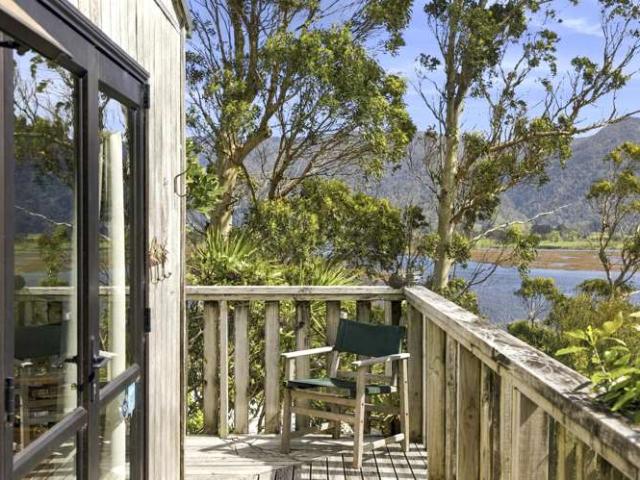 House for sale in Nelson City, Cable Bay
