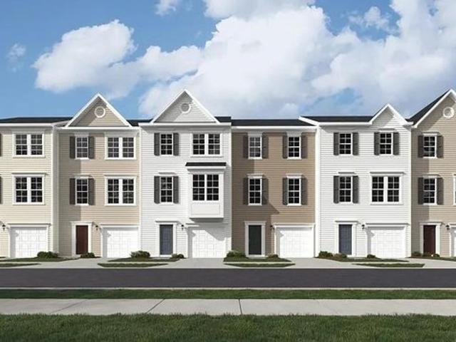 Townhouse for sale in Bunker Hill, West Virginia