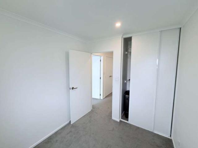 Townhouse for rent in Paremoremo