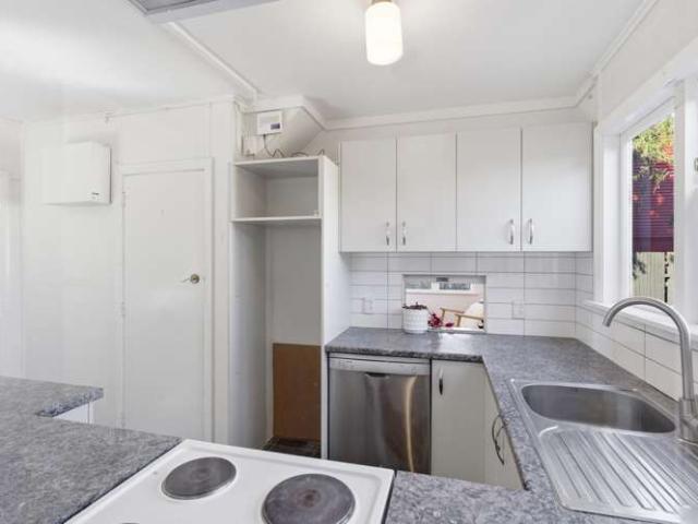 House for sale in Chaslands, Canterbury