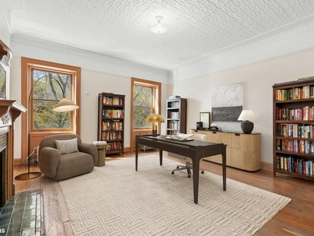 Townhouse for sale in Manhattan Community Board 9, New York