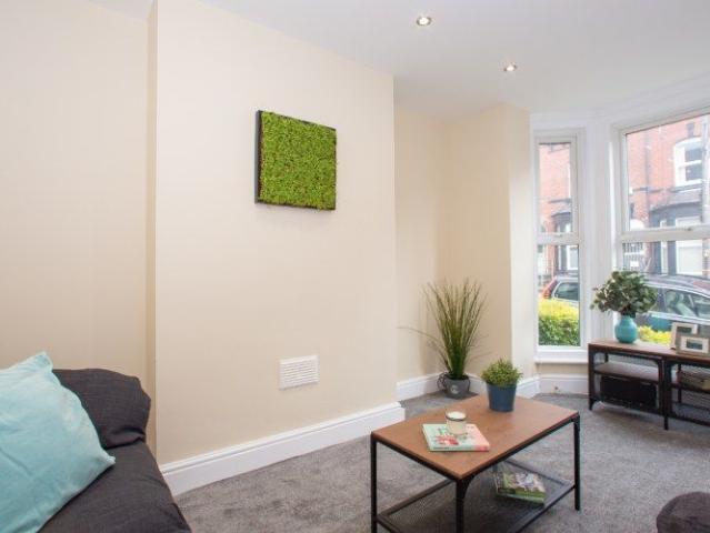 Room for rent in Hyde Park, Leeds