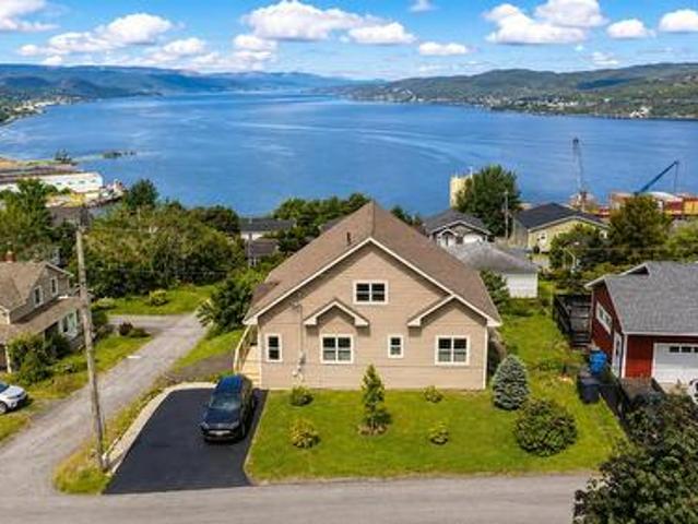 House for sale in Corner Brook, Newfoundland And Labrador