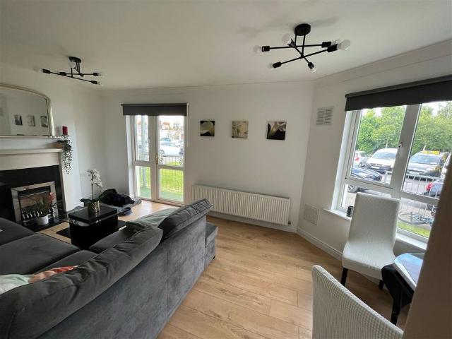 Apartment to rent in Bluebell, North Tipperary