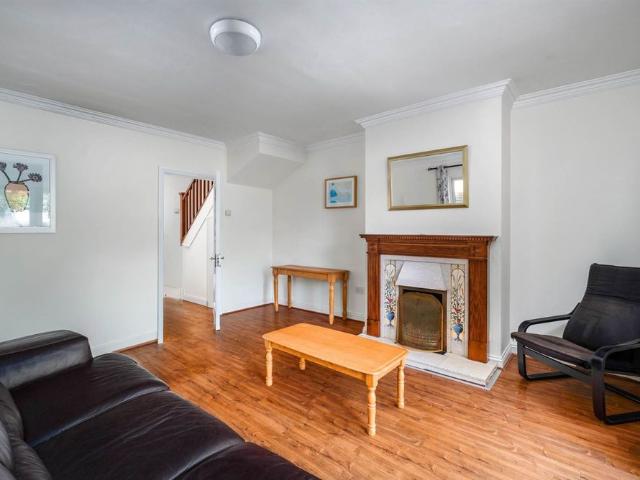 Townhouse to rent in Knights Bridge, Dublin
