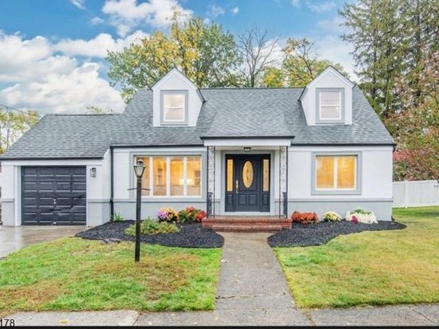 House for sale in Saddle Brook, New Jersey