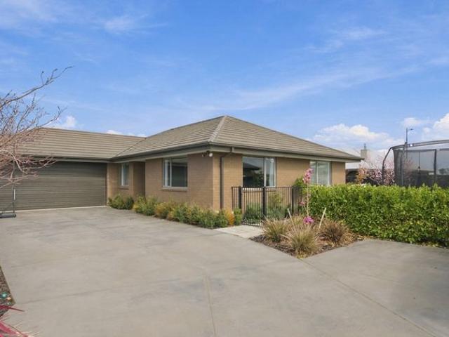 House for rent in Chaslands, Canterbury