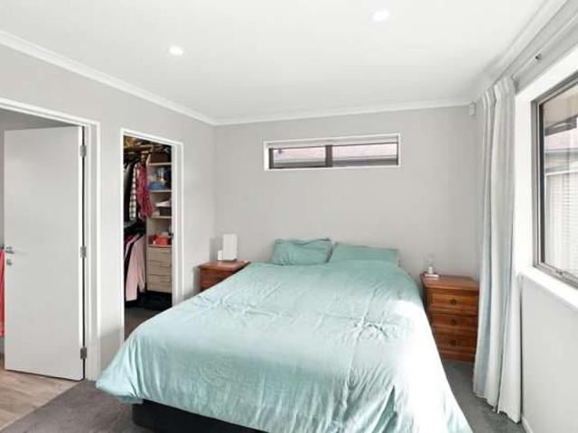 House for rent in Chaslands, Canterbury