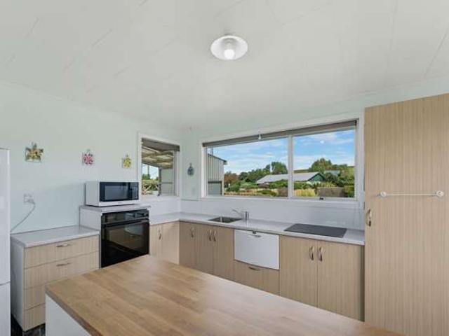 House for sale in Levels, Canterbury