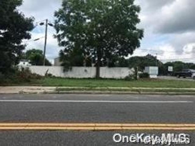 Commercial for sale in Selden Commercial for sale in Selden