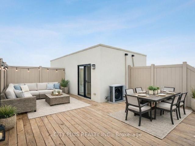 Townhouse for sale in Woburn, Ontario
