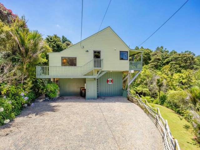 House for sale in Mahurangi West