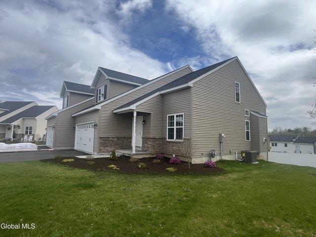 Townhouse for sale in Saratoga, New York