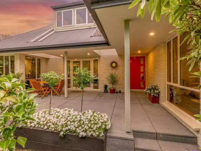 House for sale in Chaslands, Canterbury