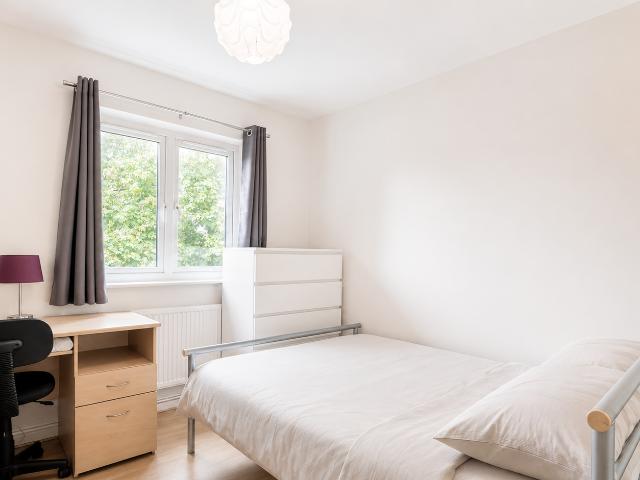 Room for rent in Stepney, Greater London