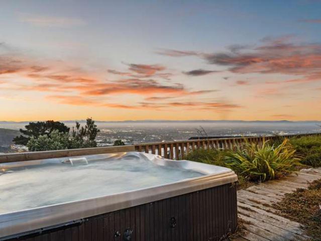 House for sale in Chaslands, Canterbury