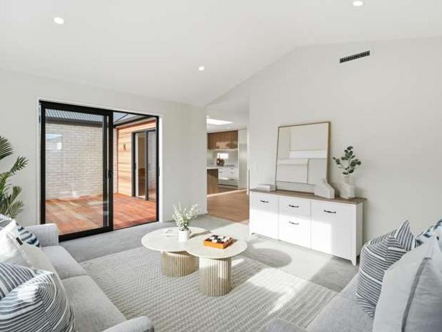 House for sale in Chaslands, Canterbury