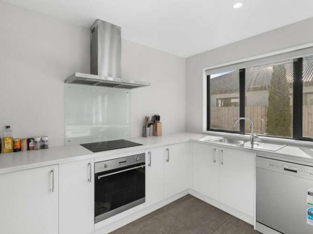 House for sale in Chaslands, Canterbury
