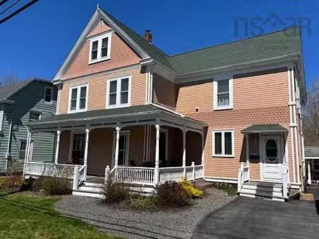House for sale in Mahone Bay, Nova Scotia