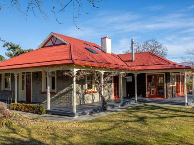 House for sale in Otakou