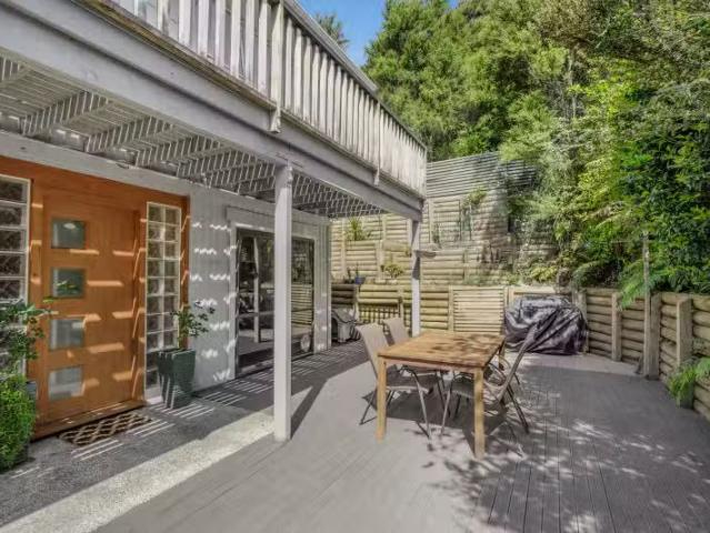 House for sale in Days Bay, Wellington