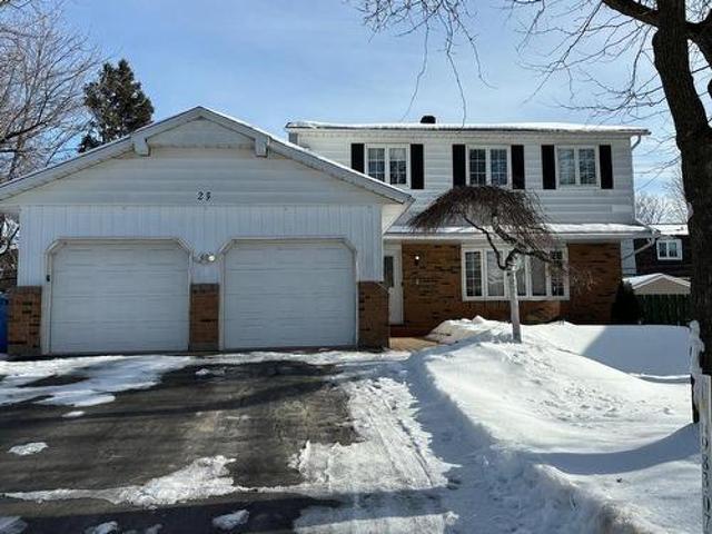 House for sale in Kirkland