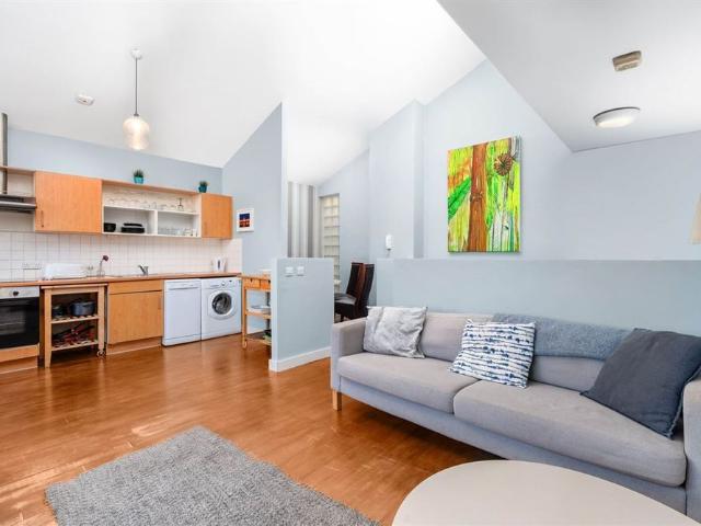 Apartment to rent in Bluebell, North Tipperary