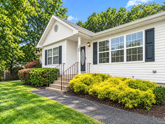 House for sale in Lake Ronkonkoma, Town of Brookhaven
