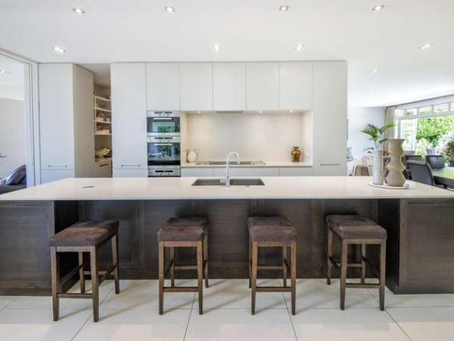 House for sale in Belmont