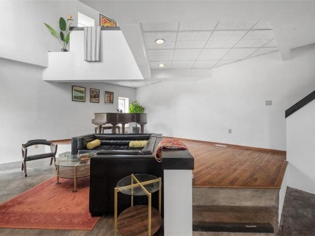 House for sale in Pittsburg, Pennsylvania