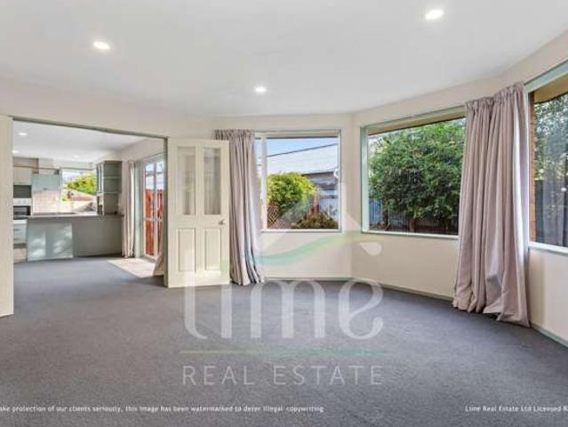 House for rent in Chaslands, Canterbury