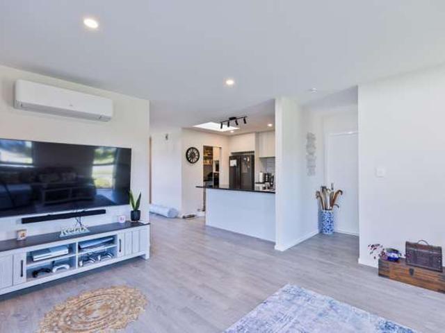 House for sale in Chaslands, Canterbury