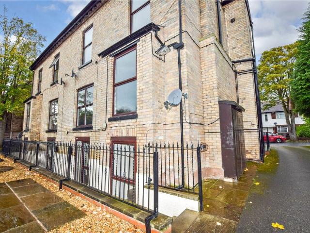 Apartment for rent in Sale, Trafford