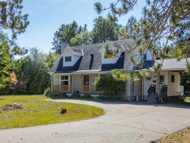 House for sale in Renfrew, Ontario