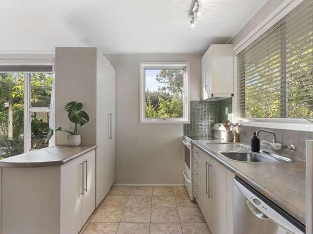 House for sale in Kelston