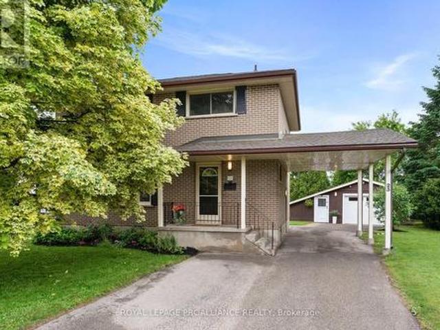 House for sale in Brockville, Ontario