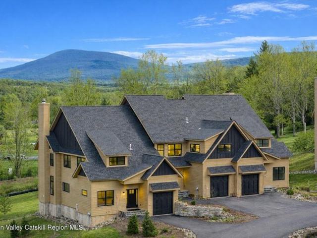 Townhouse for sale in Ashland, New York