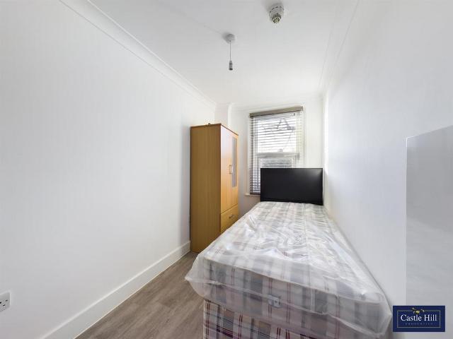 House for rent in London Borough of Ealing, Hanwell
