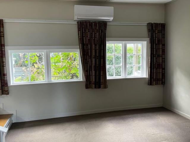Apartment for rent in Days Bay, Wellington