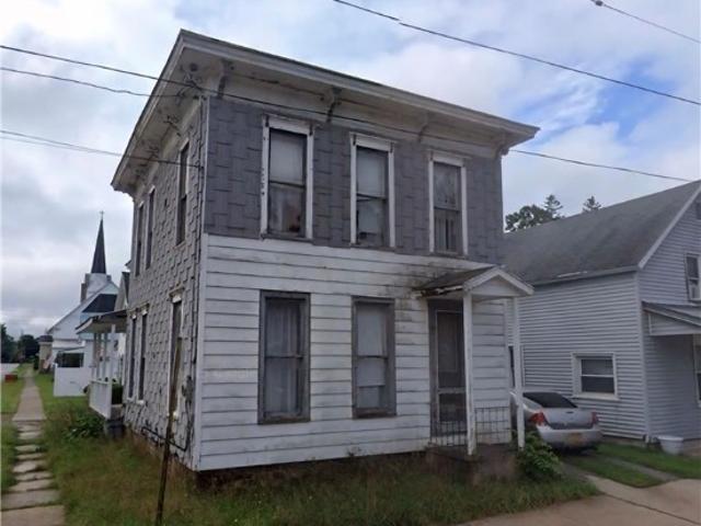 House for sale in Oneida, New York