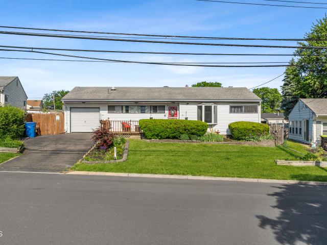 House for sale in Cliffwood, New Jersey